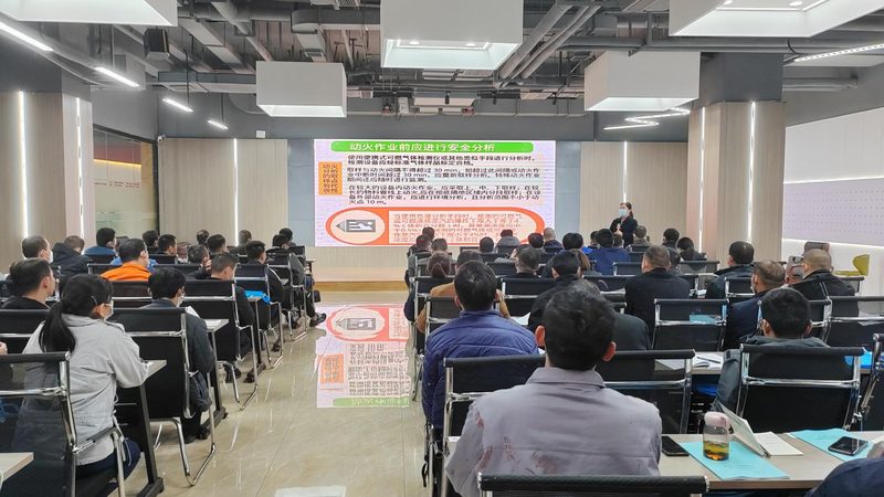 定制课：个性化教学，培养编程思维