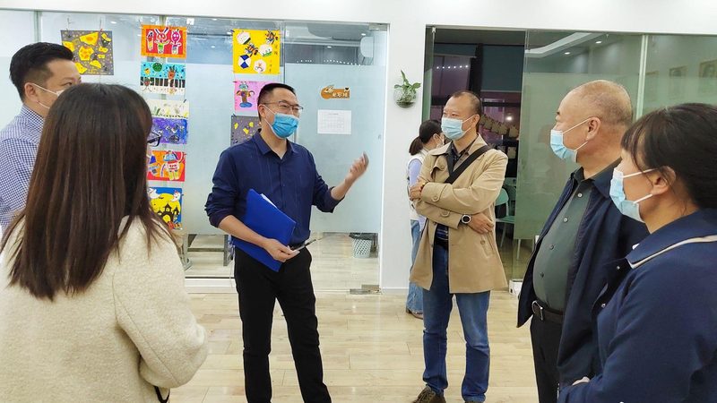 叉车证和挖掘机证哪个工资高