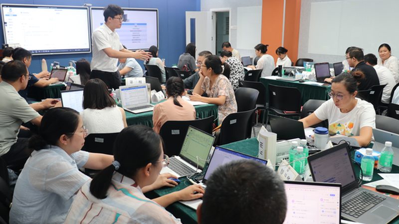 新晋管理者培训课程大纲：构建高效团队的关键要素